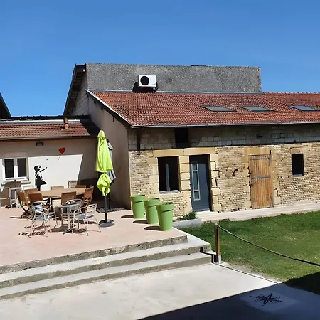 別荘 Chez Henriette Machault (Ardennes)